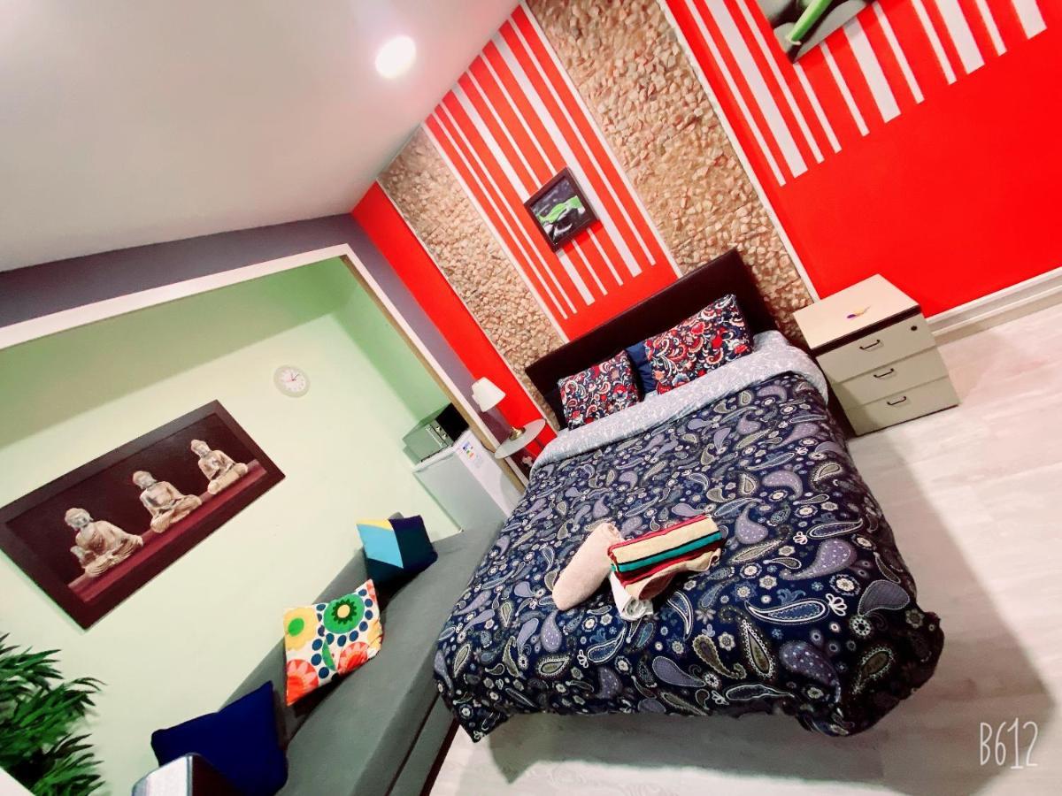 Parsa Homstay Madrid Buitenkant foto