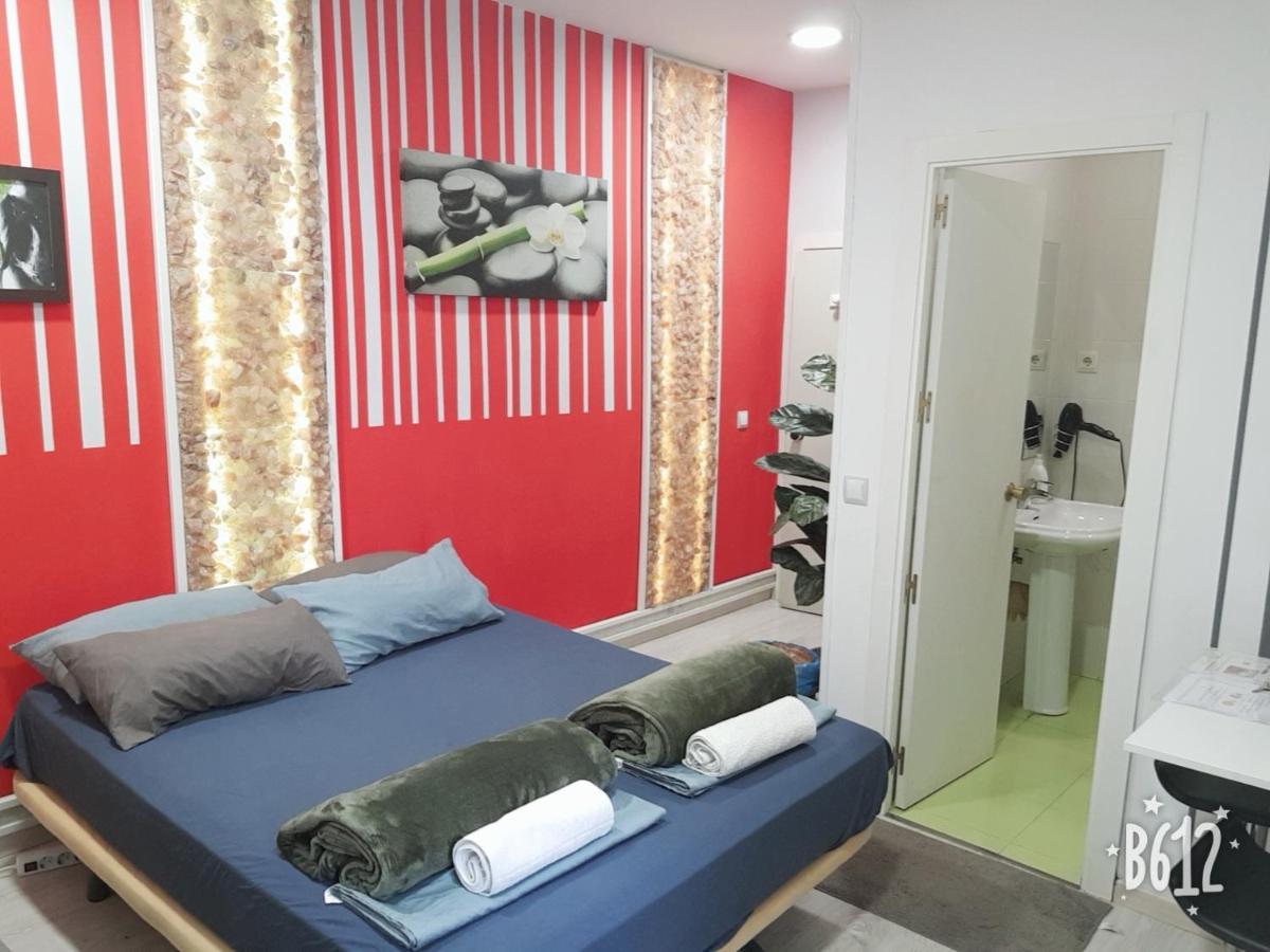 Parsa Homstay Madrid Buitenkant foto
