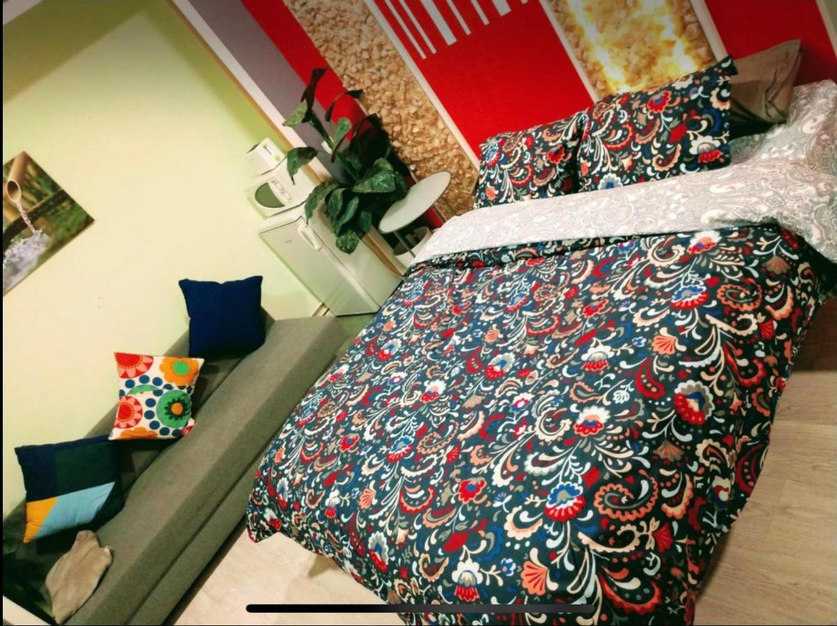 Parsa Homstay Madrid Buitenkant foto