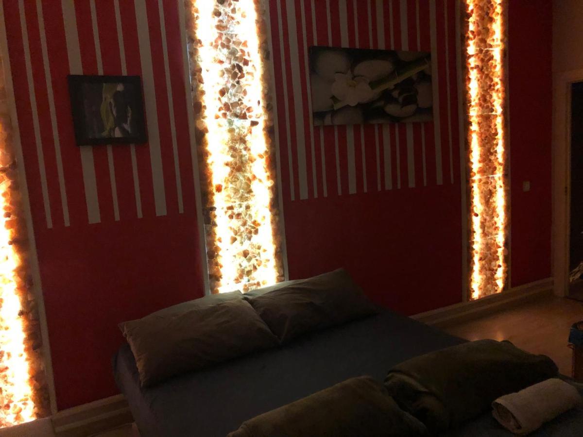 Parsa Homstay Madrid Buitenkant foto