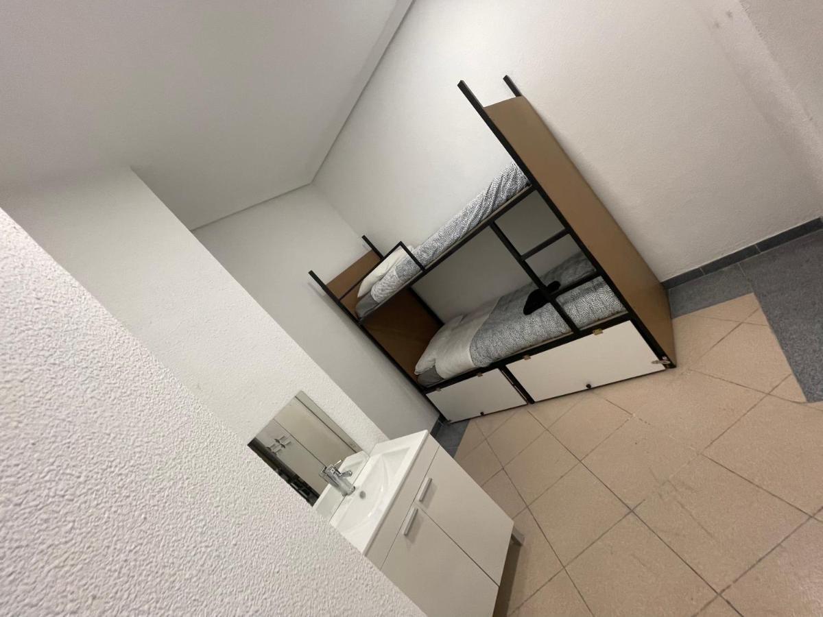 Parsa Homstay Madrid Buitenkant foto